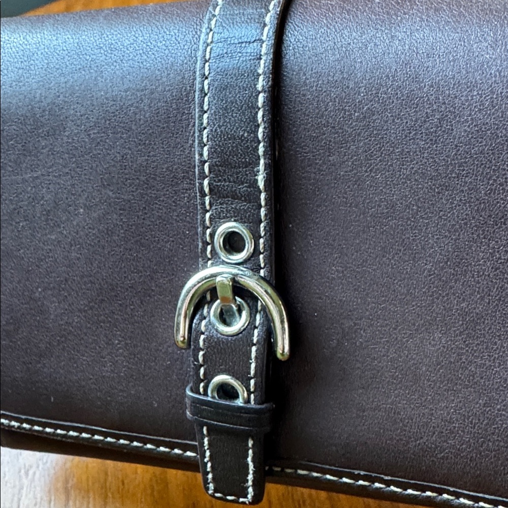 Coach Vintage Soho Brown Leather Buckle Bi-Fold Wallet with Silver Hardware - Picture 3 of 10